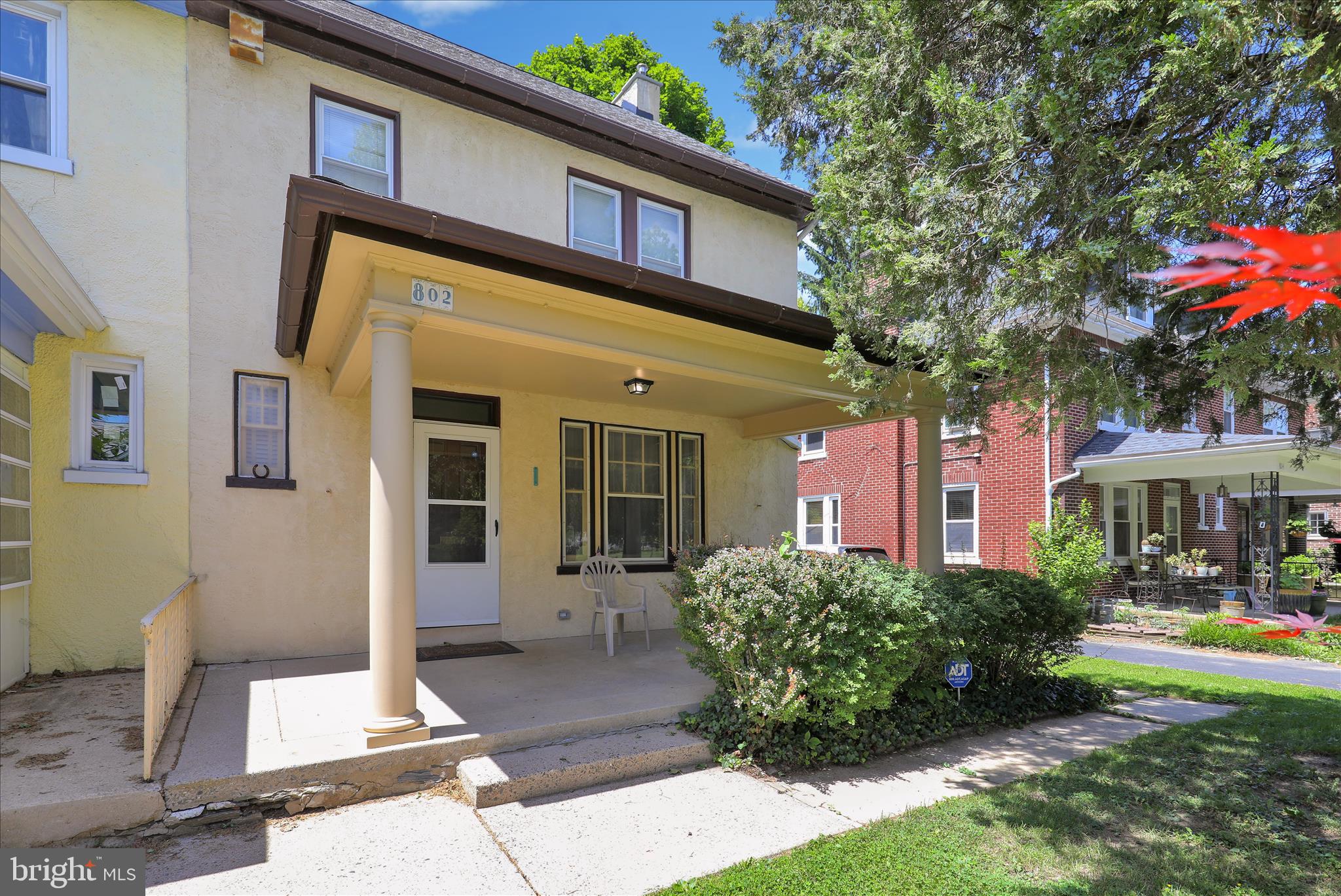 802 RACE AVENUE