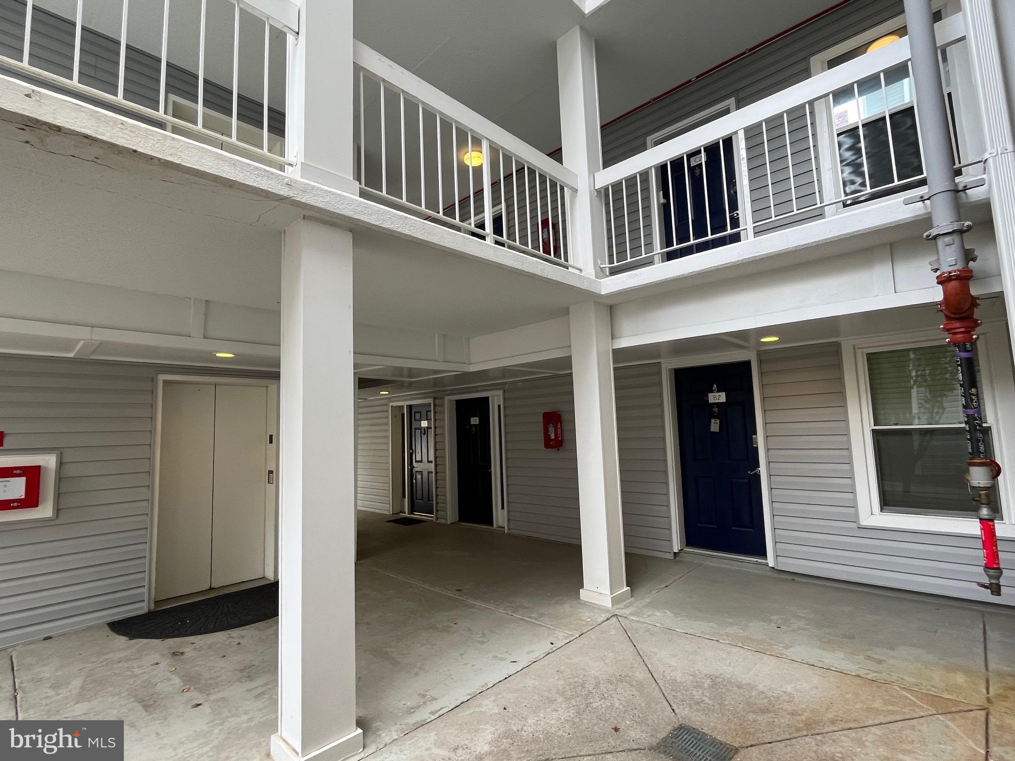 FOUR WINDS AT OAKTON - Residential Lease