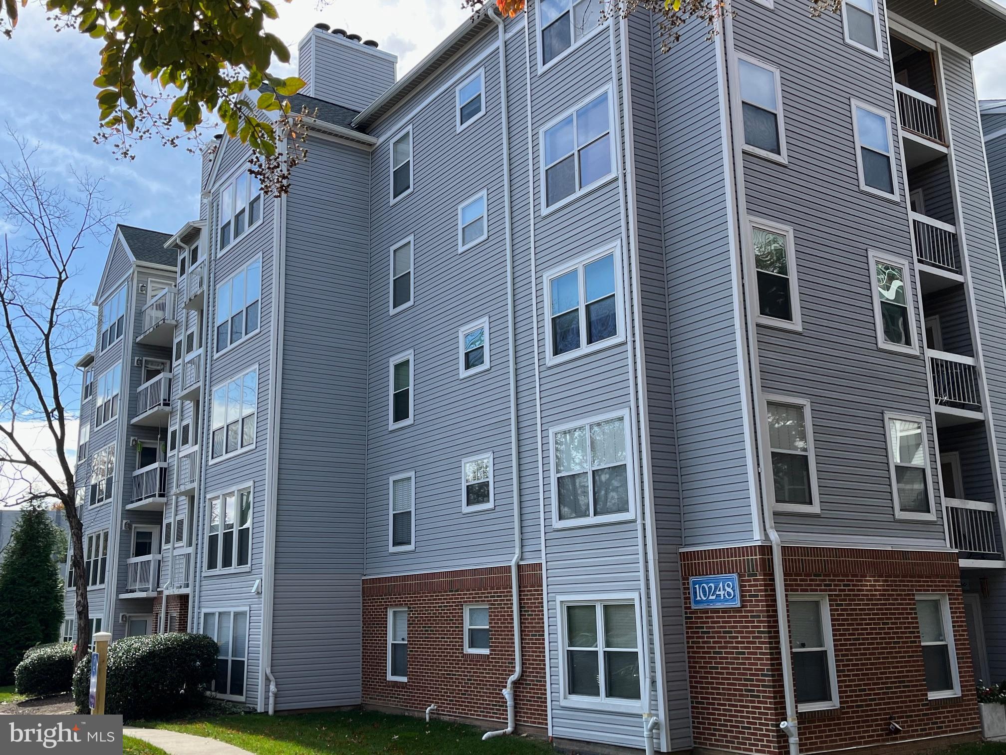 FOUR WINDS AT OAKTON - Residential Lease