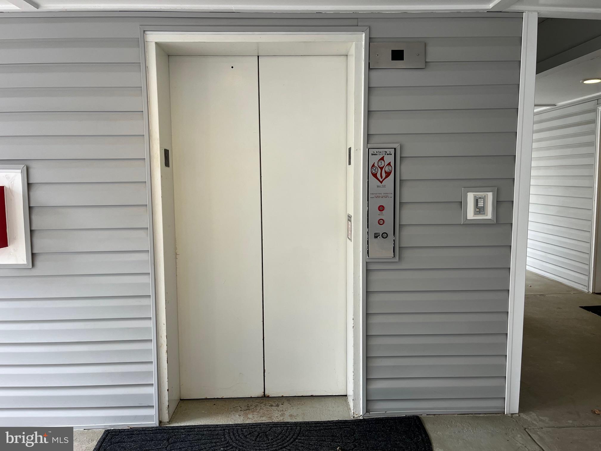 FOUR WINDS AT OAKTON - Residential Lease