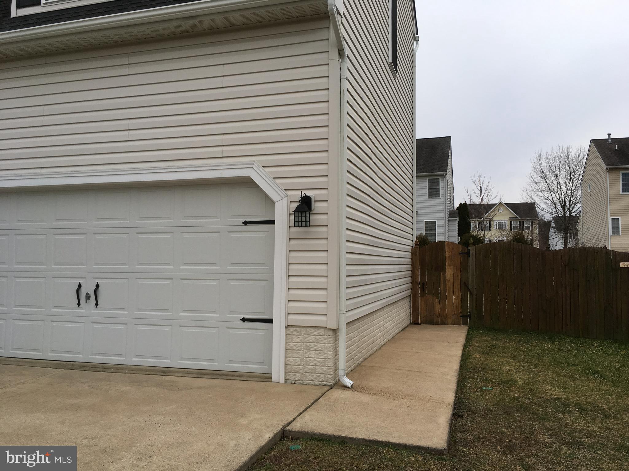 PELHAM'S CROSSING - Residential Lease