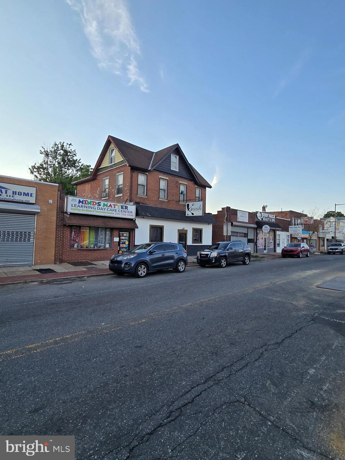 LAWNDALE - Commercial Sale