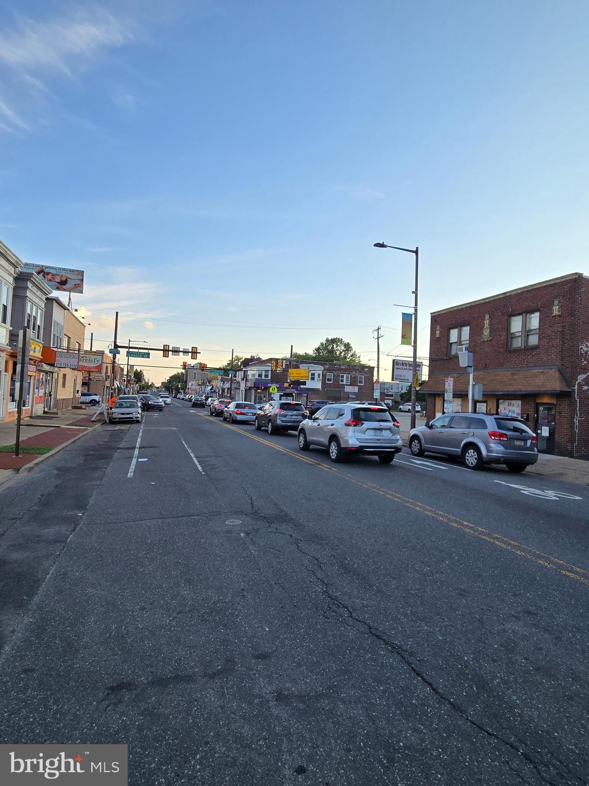 LAWNDALE - Commercial Sale