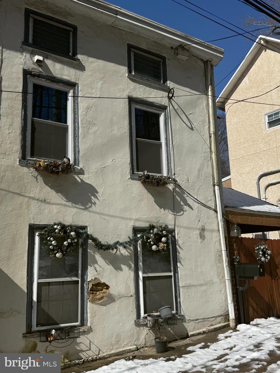 ROXBOROUGH - Residential