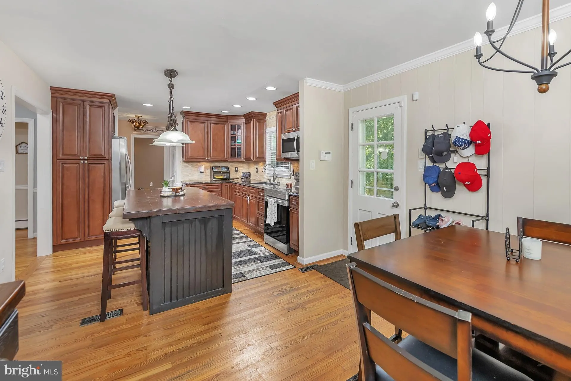 Wenonah, New Jersey 08090, United States, 4 Bedrooms Bedrooms, ,3 BathroomsBathrooms,Residential,Active,203919