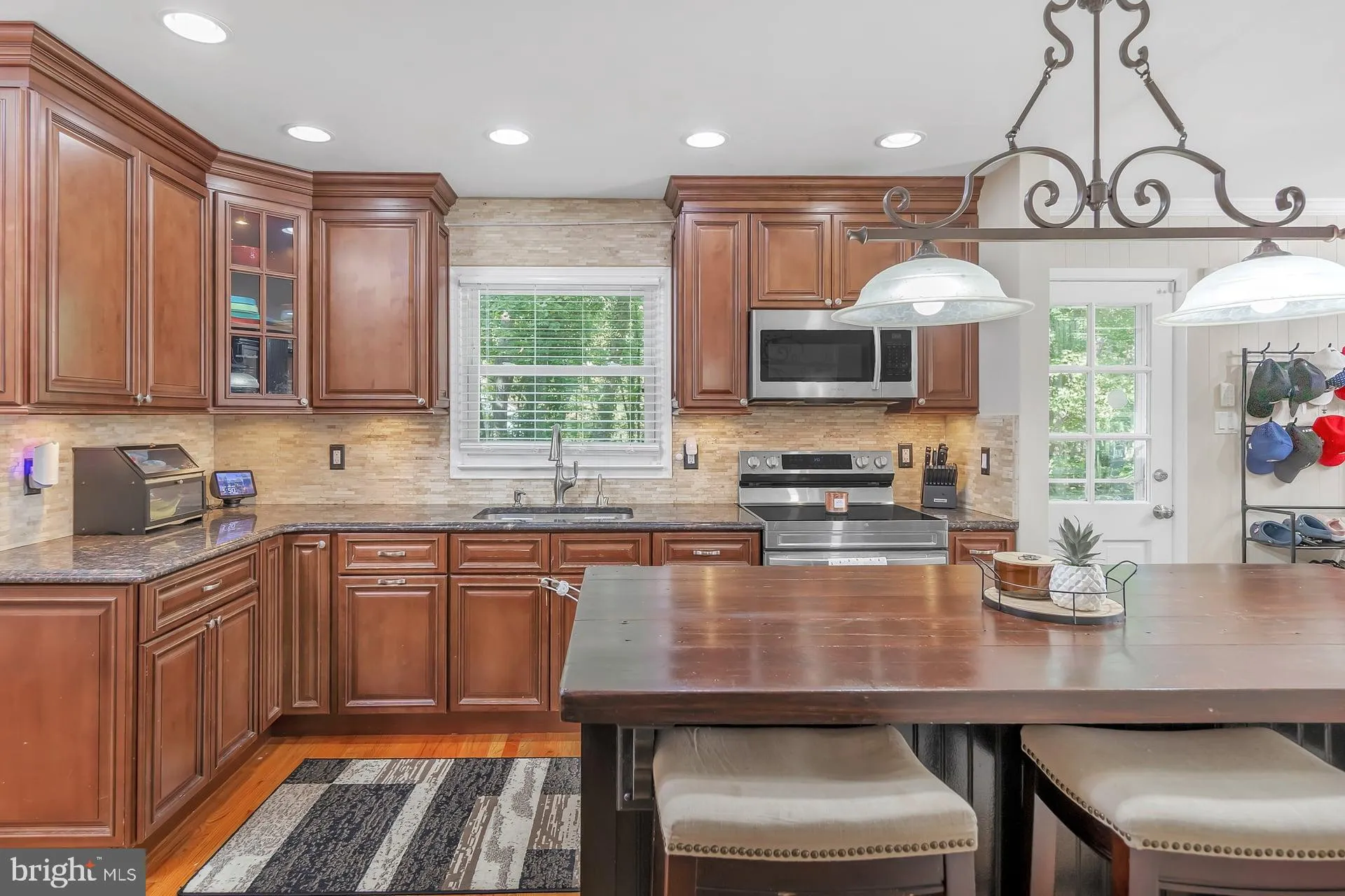 Wenonah, New Jersey 08090, United States, 4 Bedrooms Bedrooms, ,3 BathroomsBathrooms,Residential,Active,203919