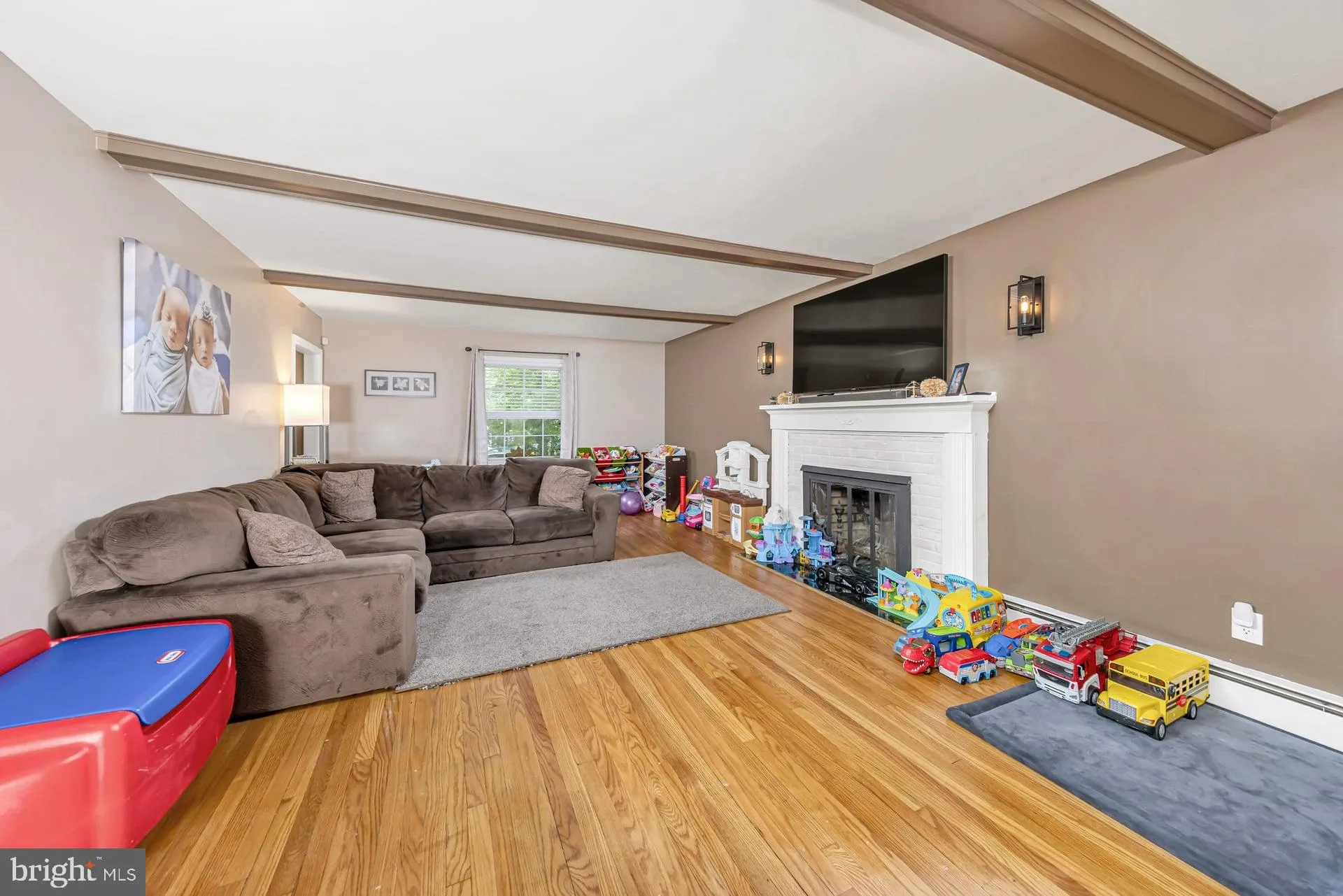 Wenonah, New Jersey 08090, United States, 4 Bedrooms Bedrooms, ,3 BathroomsBathrooms,Residential,Active,203919