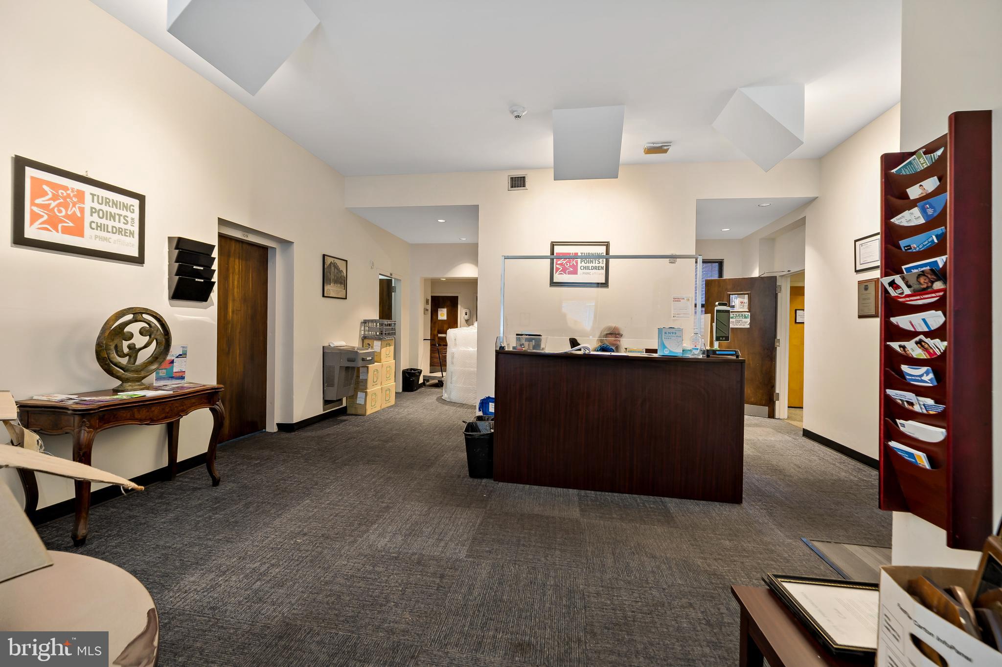 RITTENHOUSE SQUARE - Commercial Sale