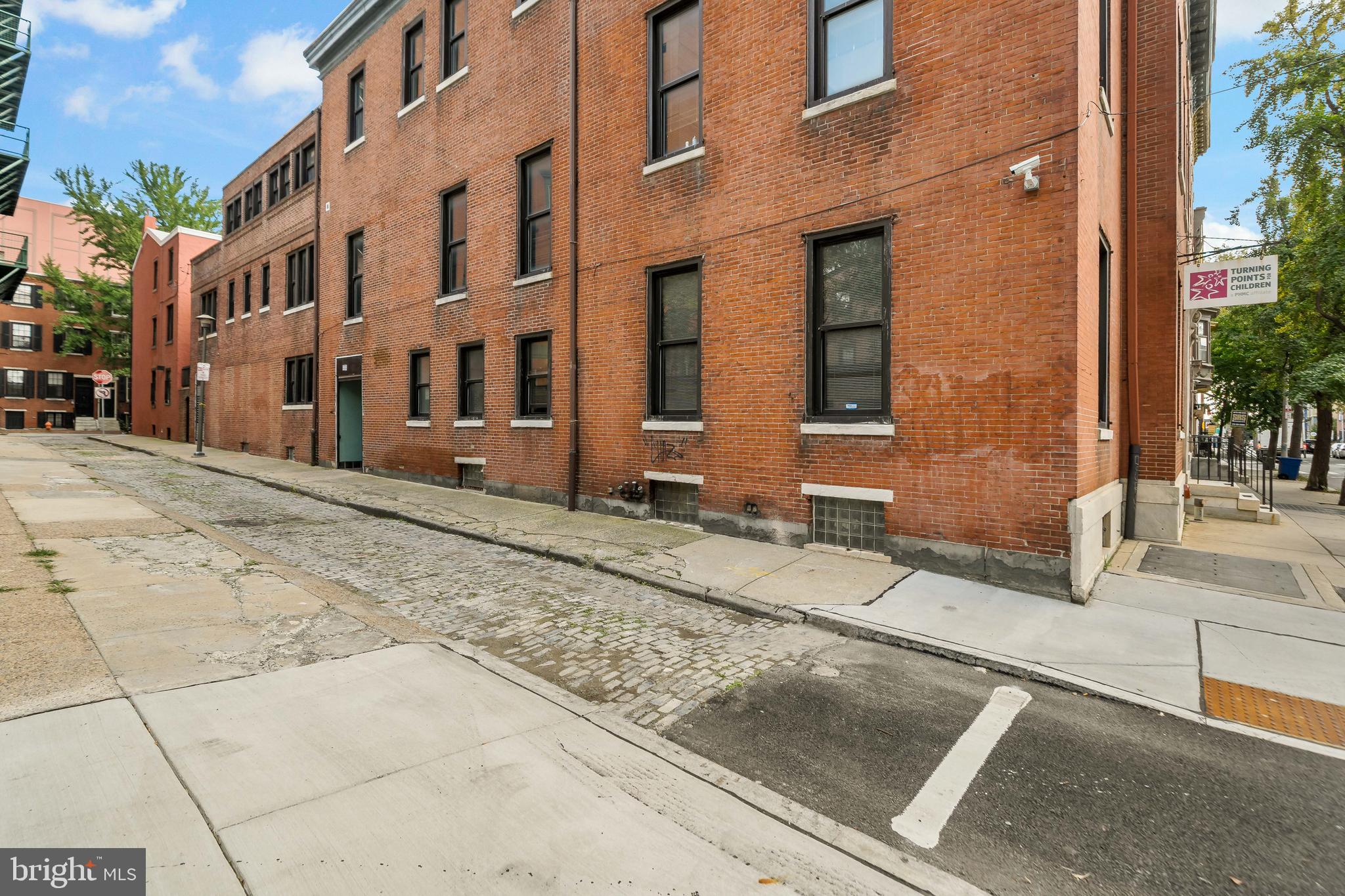 RITTENHOUSE SQUARE - Commercial Sale