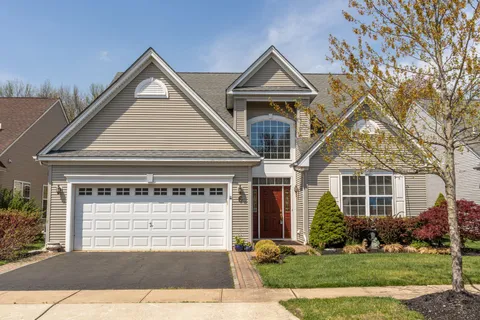 6 Barbados Court, Hamilton, NJ MLS: NJME2075572