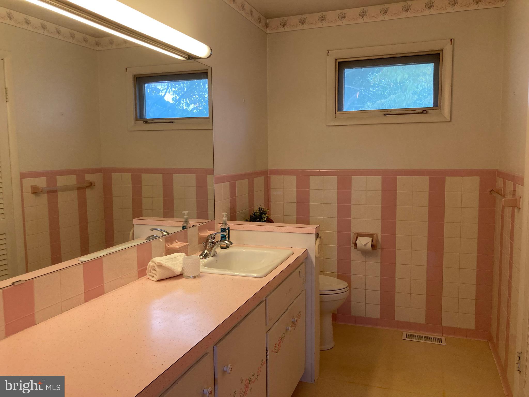 ORCHARD HILLS - Residential Lease