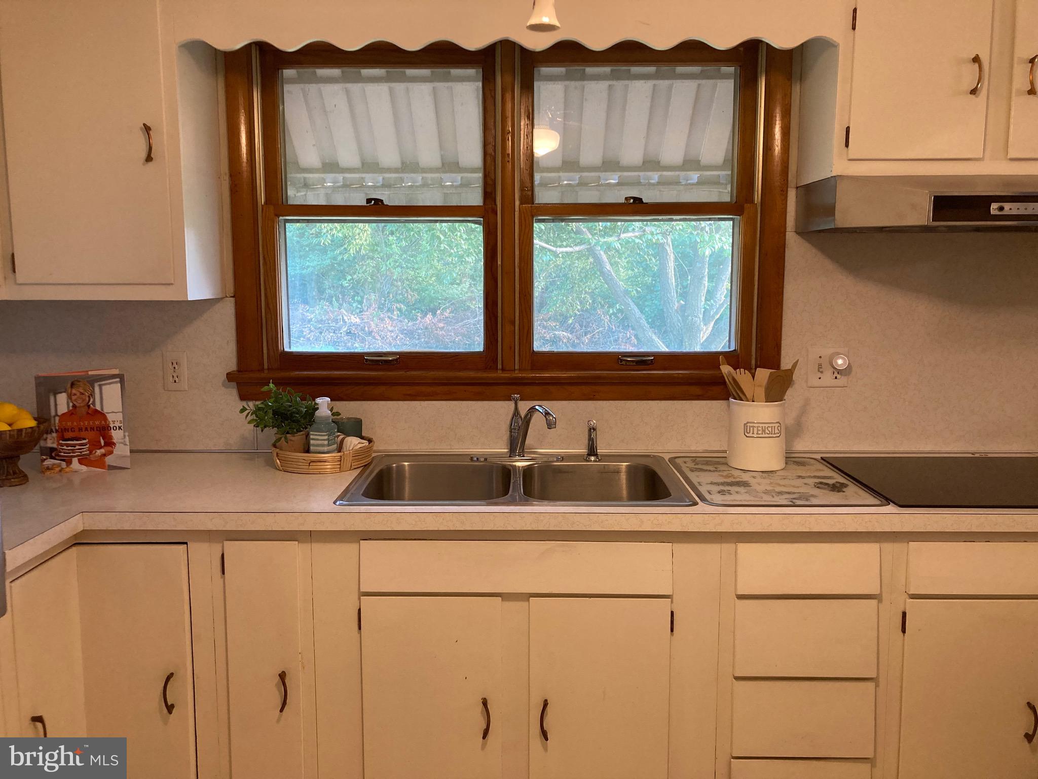 ORCHARD HILLS - Residential Lease