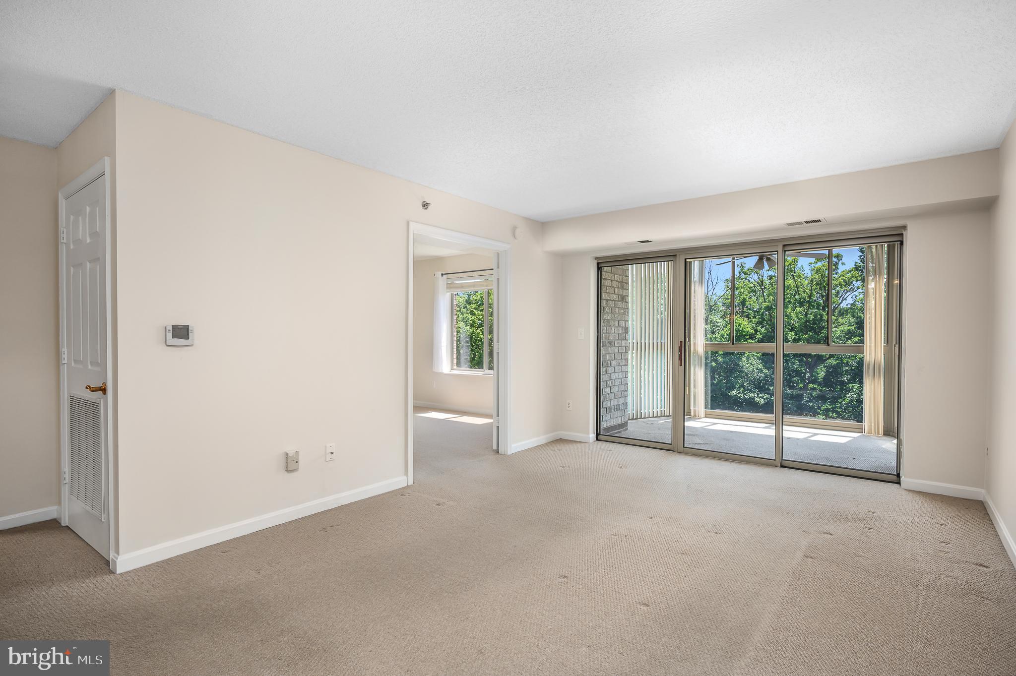 LANSDOWNE WOODS - Residential