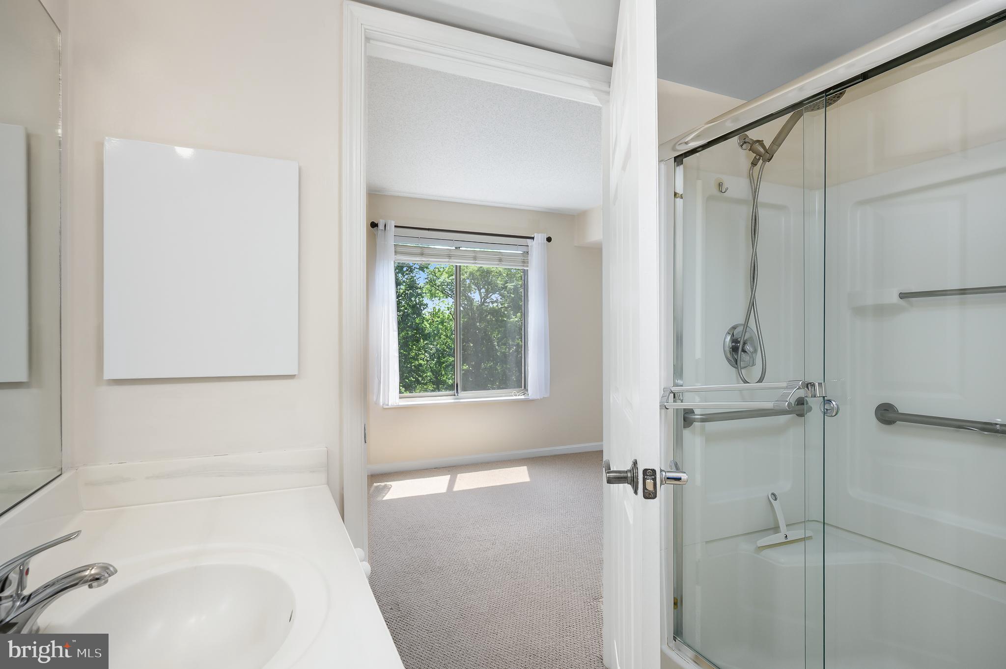LANSDOWNE WOODS - Residential
