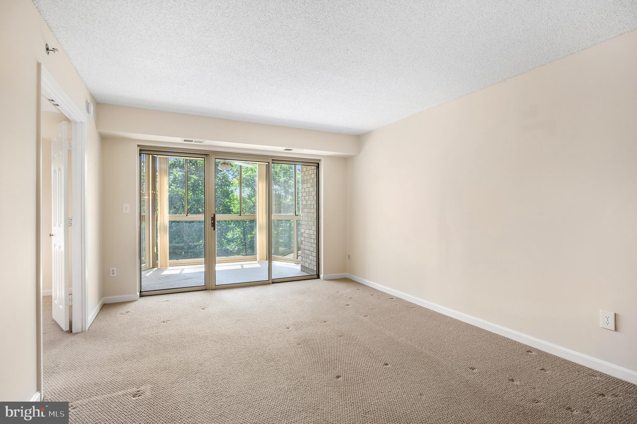 LANSDOWNE WOODS - Residential