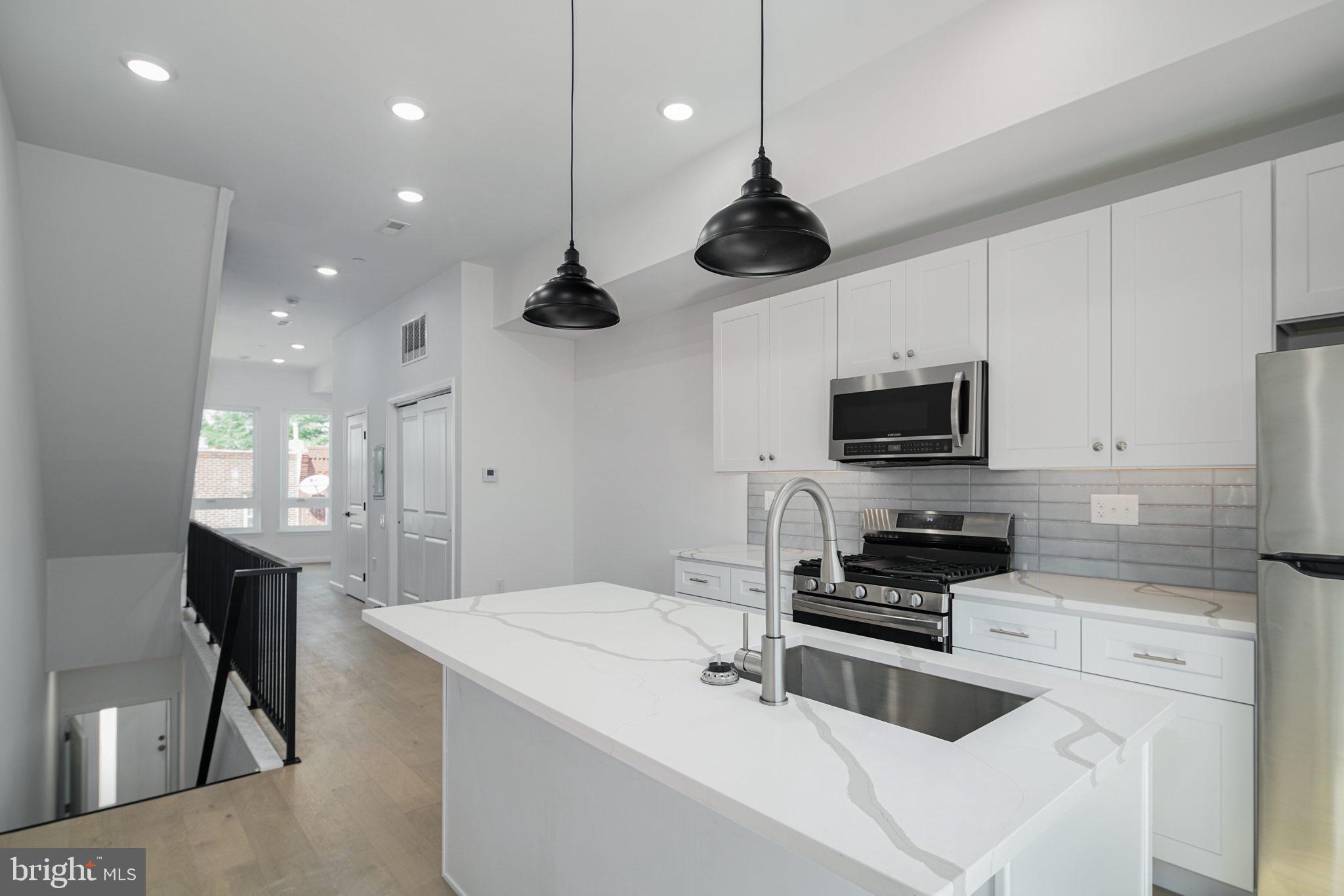 GRAYS FERRY - Residential Income