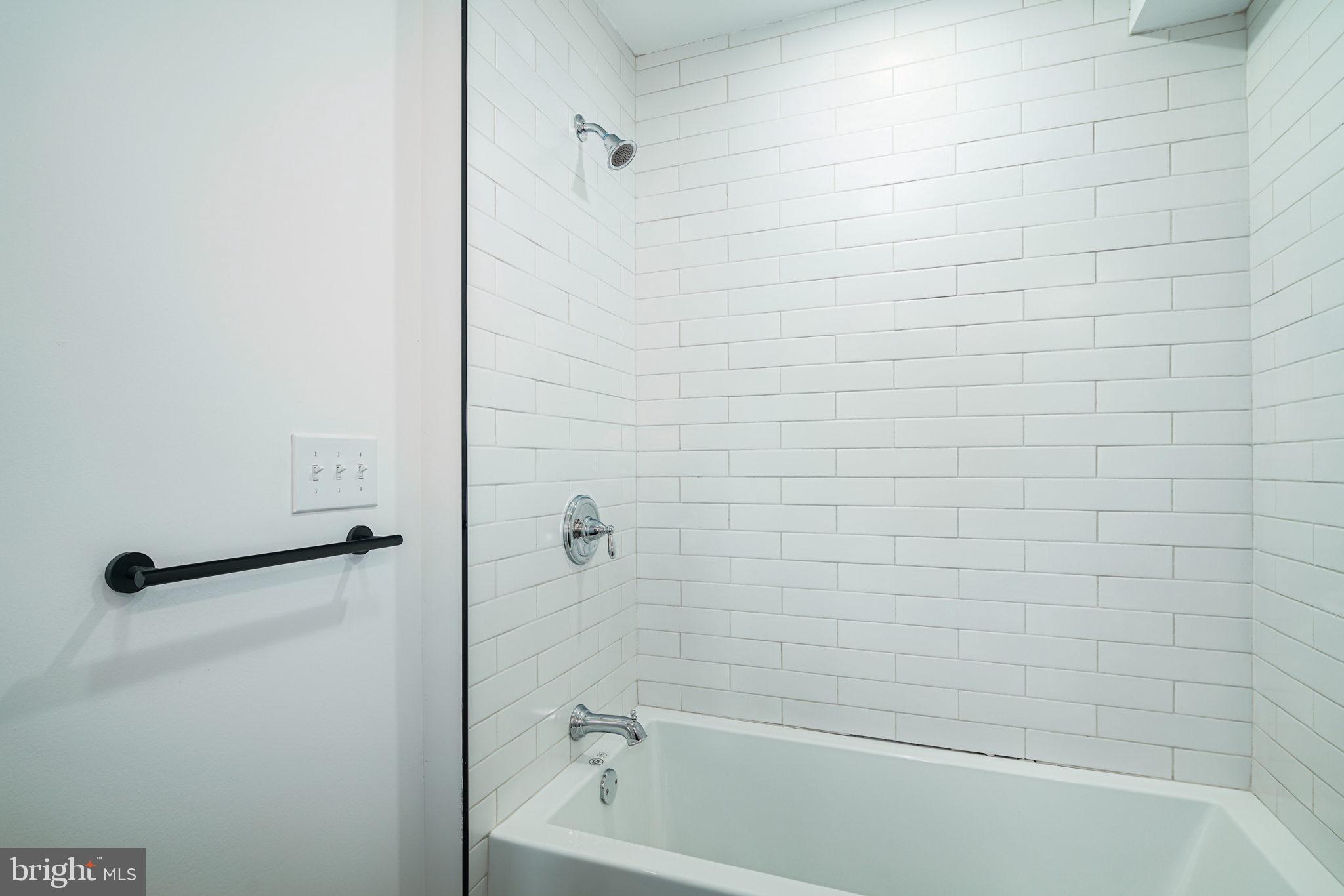 GRAYS FERRY - Residential Income