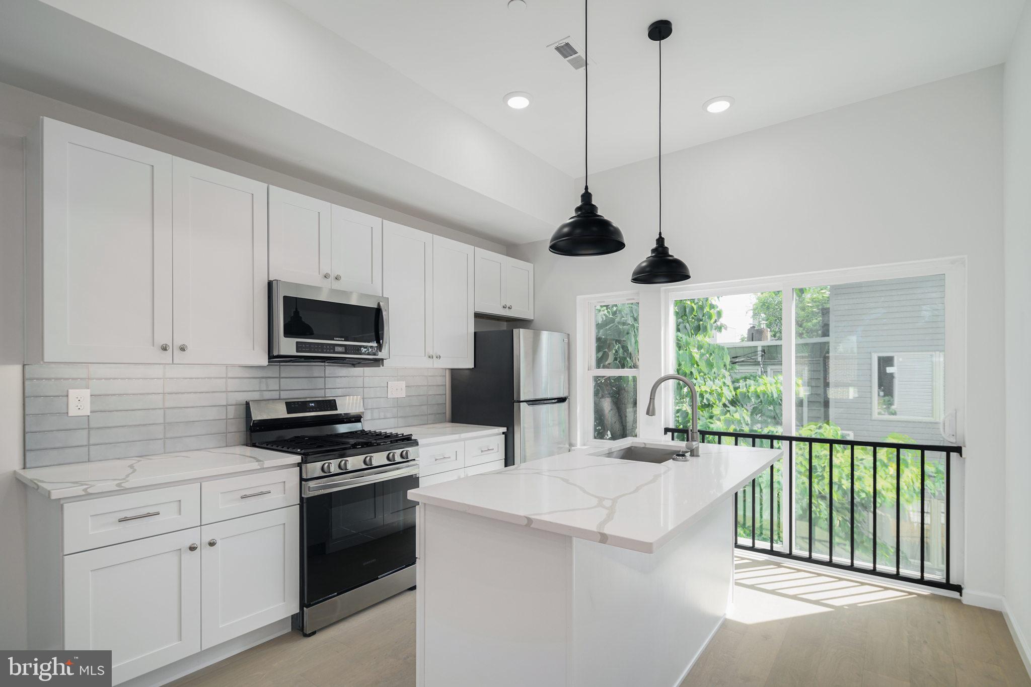 GRAYS FERRY - Residential Income