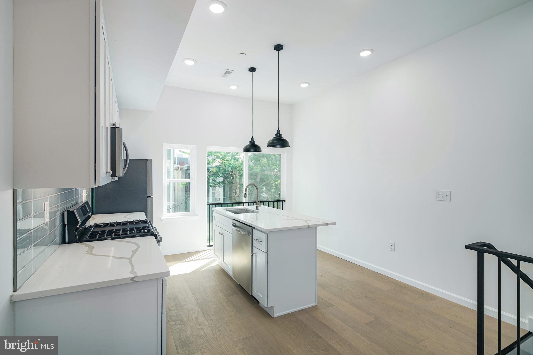 GRAYS FERRY - Residential Income