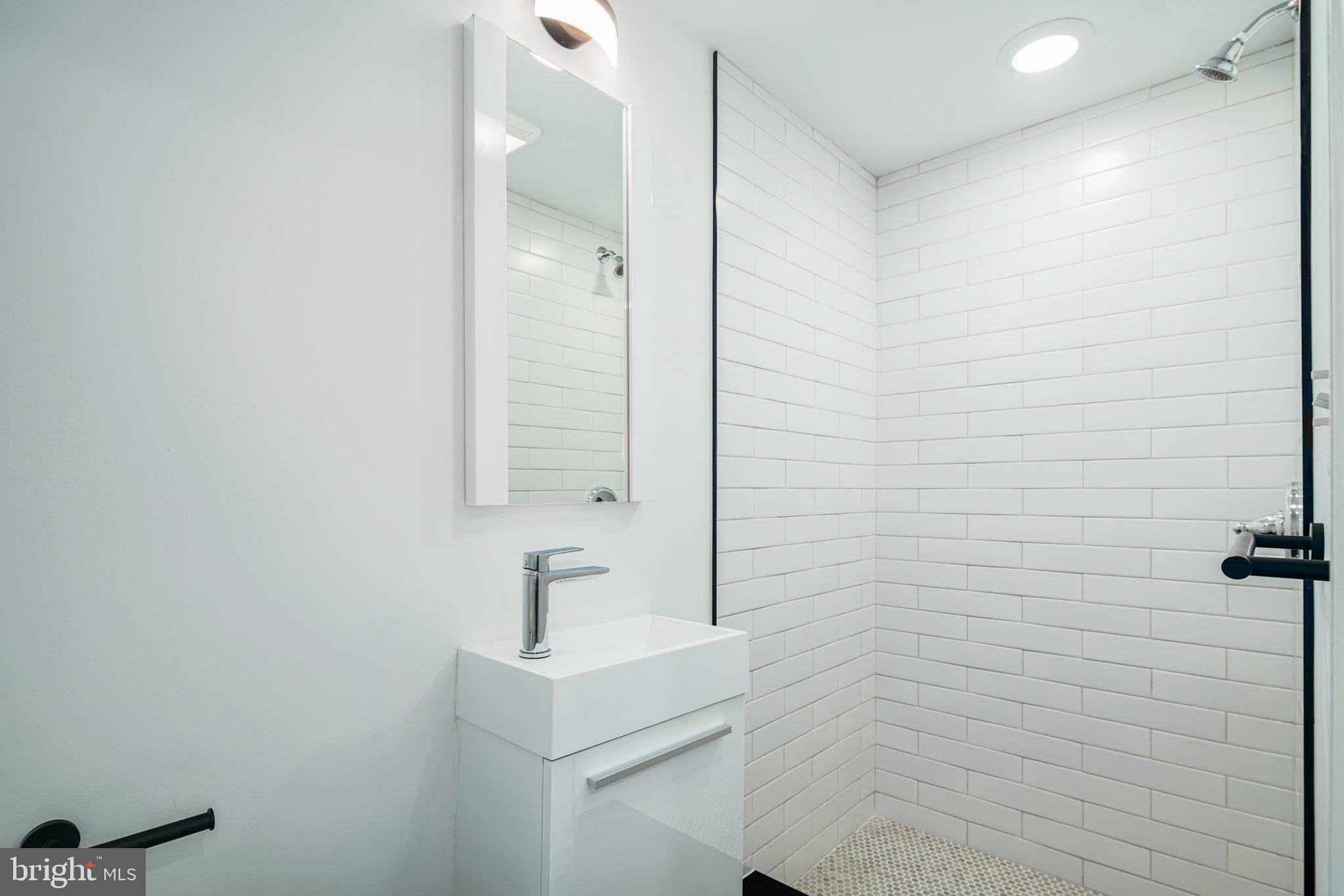 GRAYS FERRY - Residential Income