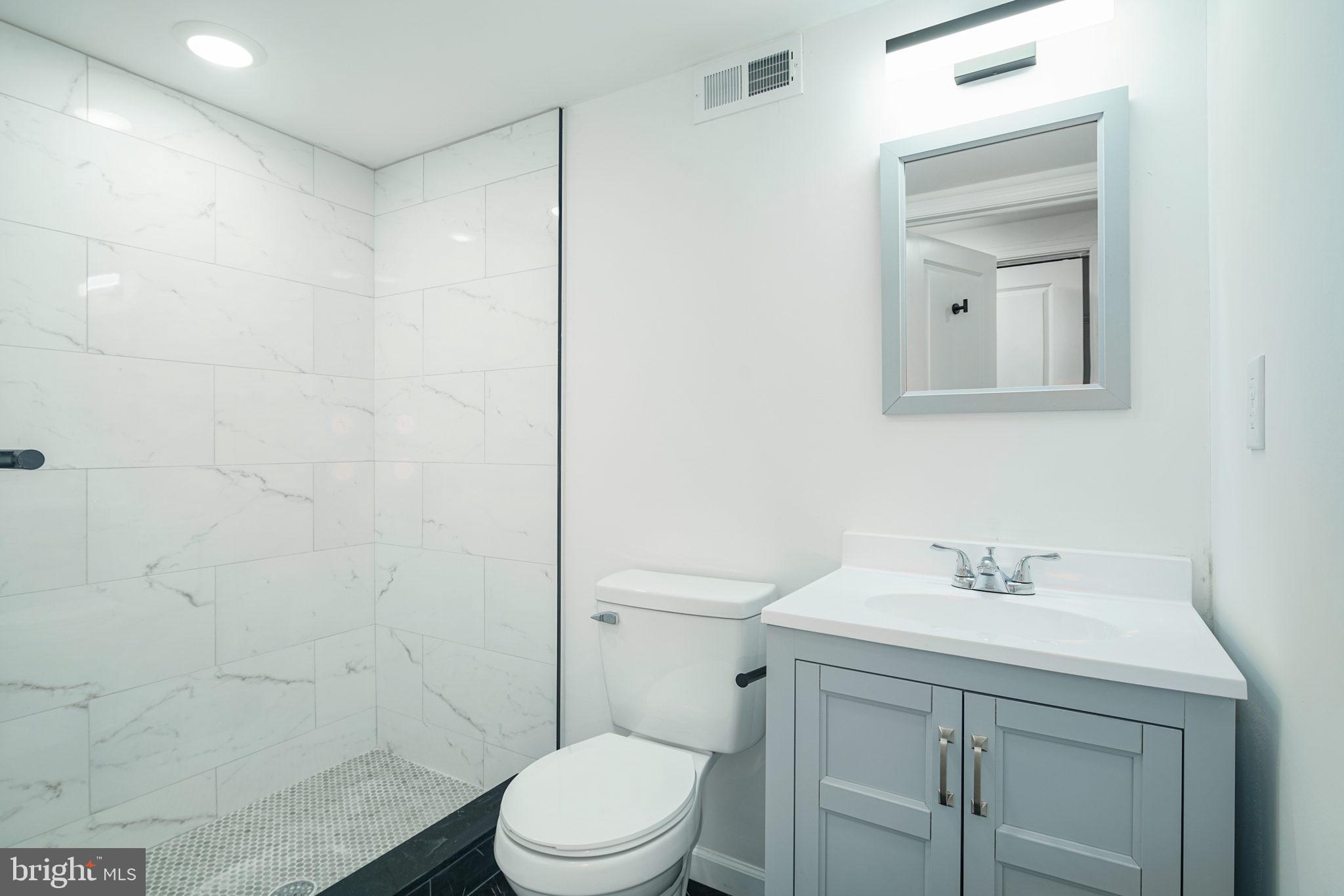 GRAYS FERRY - Residential Income