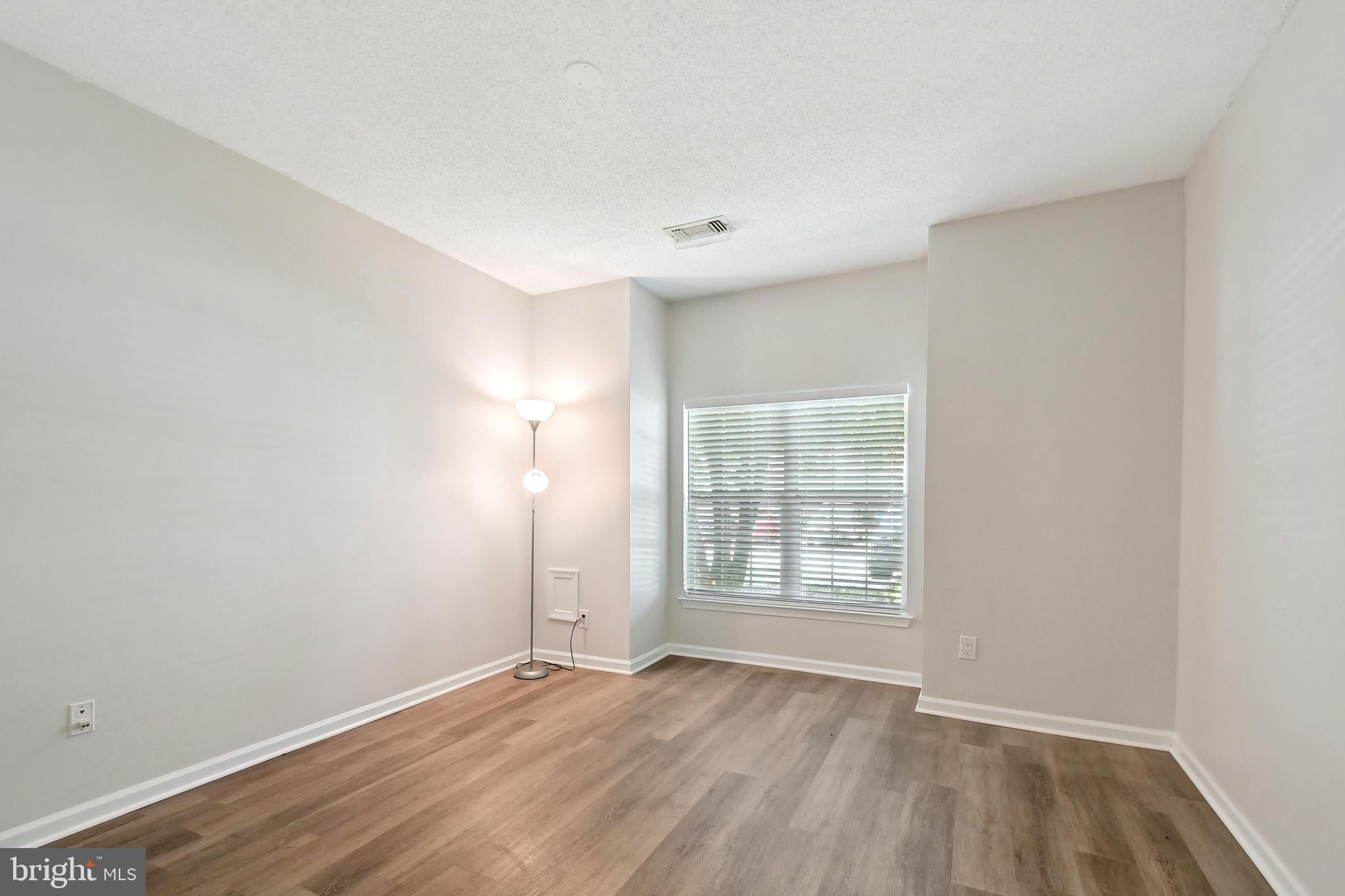 EDGEWATER AT TOWN CENTER - Residential Lease