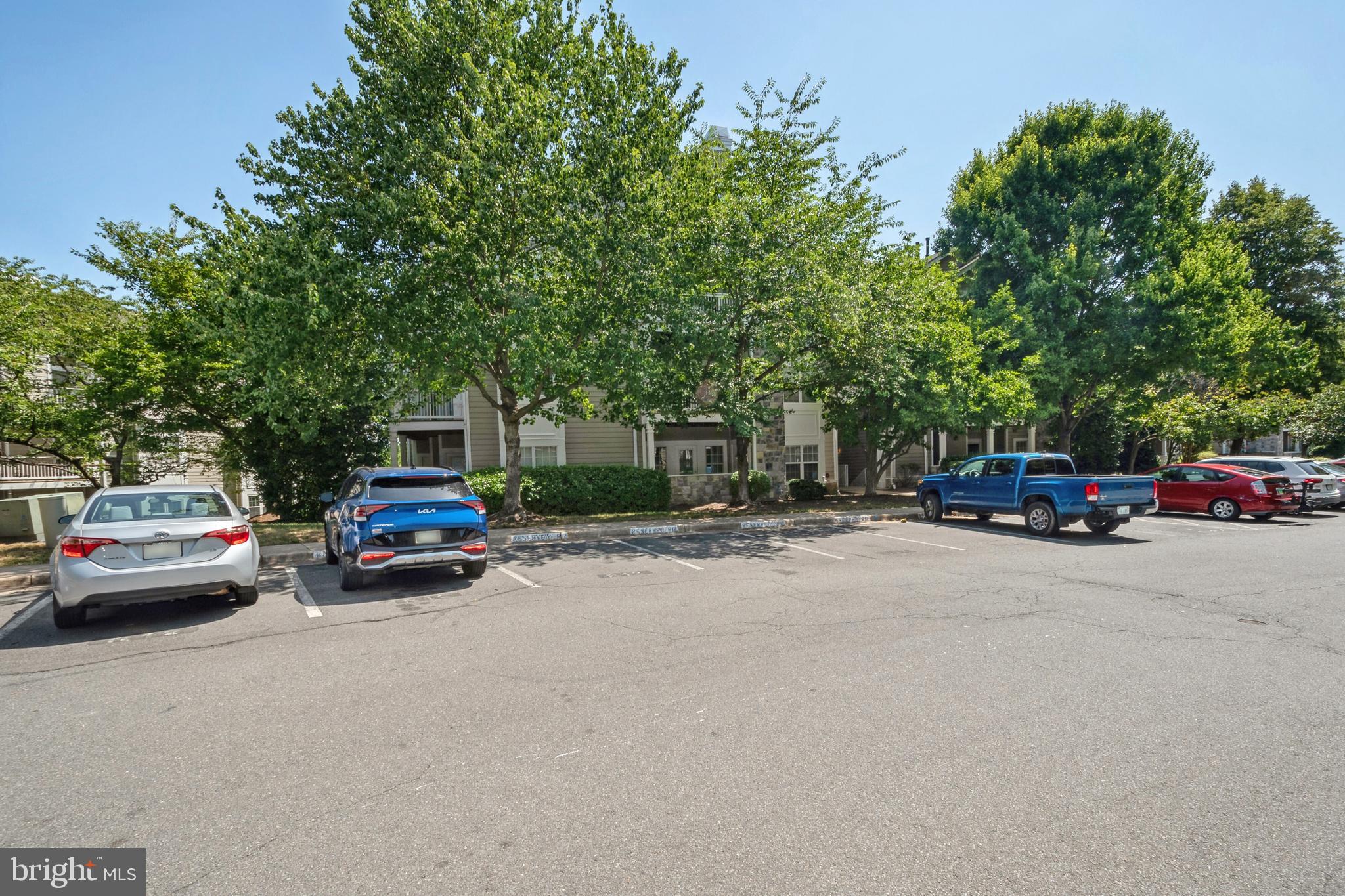 EDGEWATER AT TOWN CENTER - Residential Lease