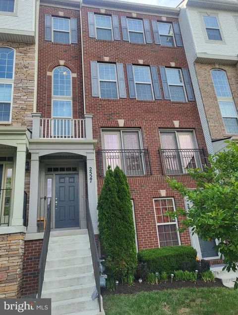 2527 Campus Way N Unit 69, Lanham, MD MLS: MDPG2151586