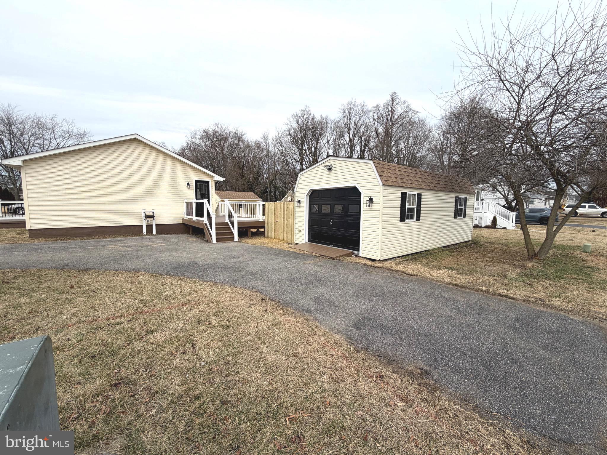 RIVERA BEACH - Residential