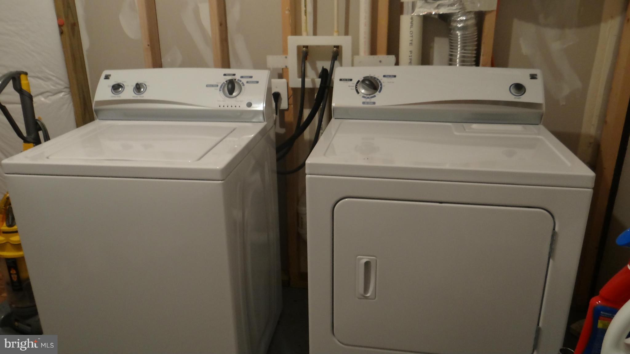 AZALEA WOODS - Residential Lease