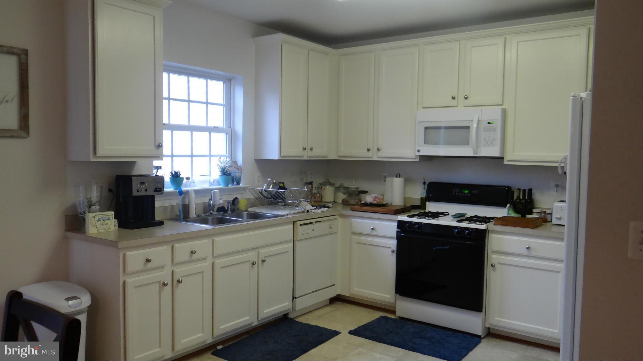 AZALEA WOODS - Residential Lease