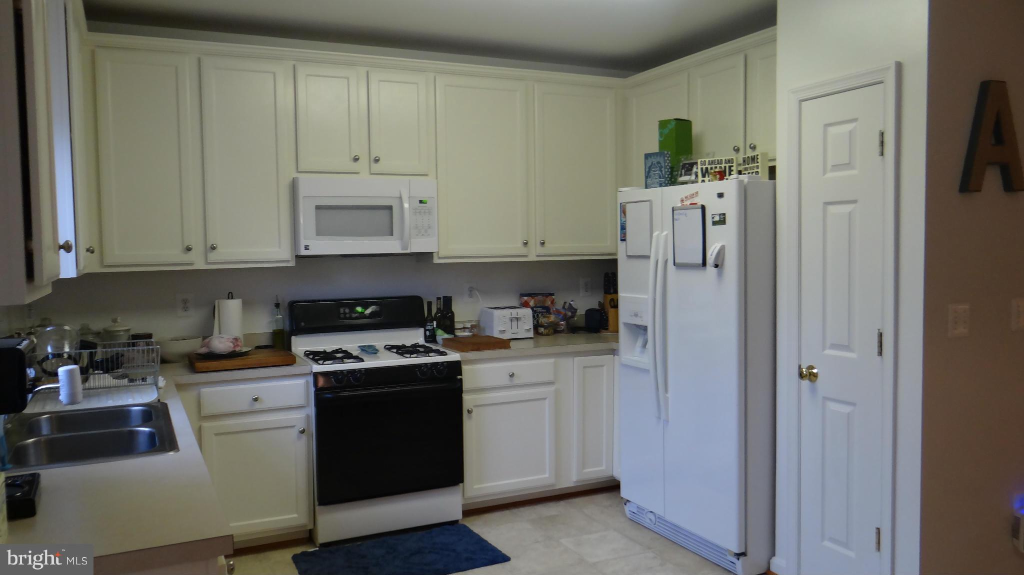 AZALEA WOODS - Residential Lease