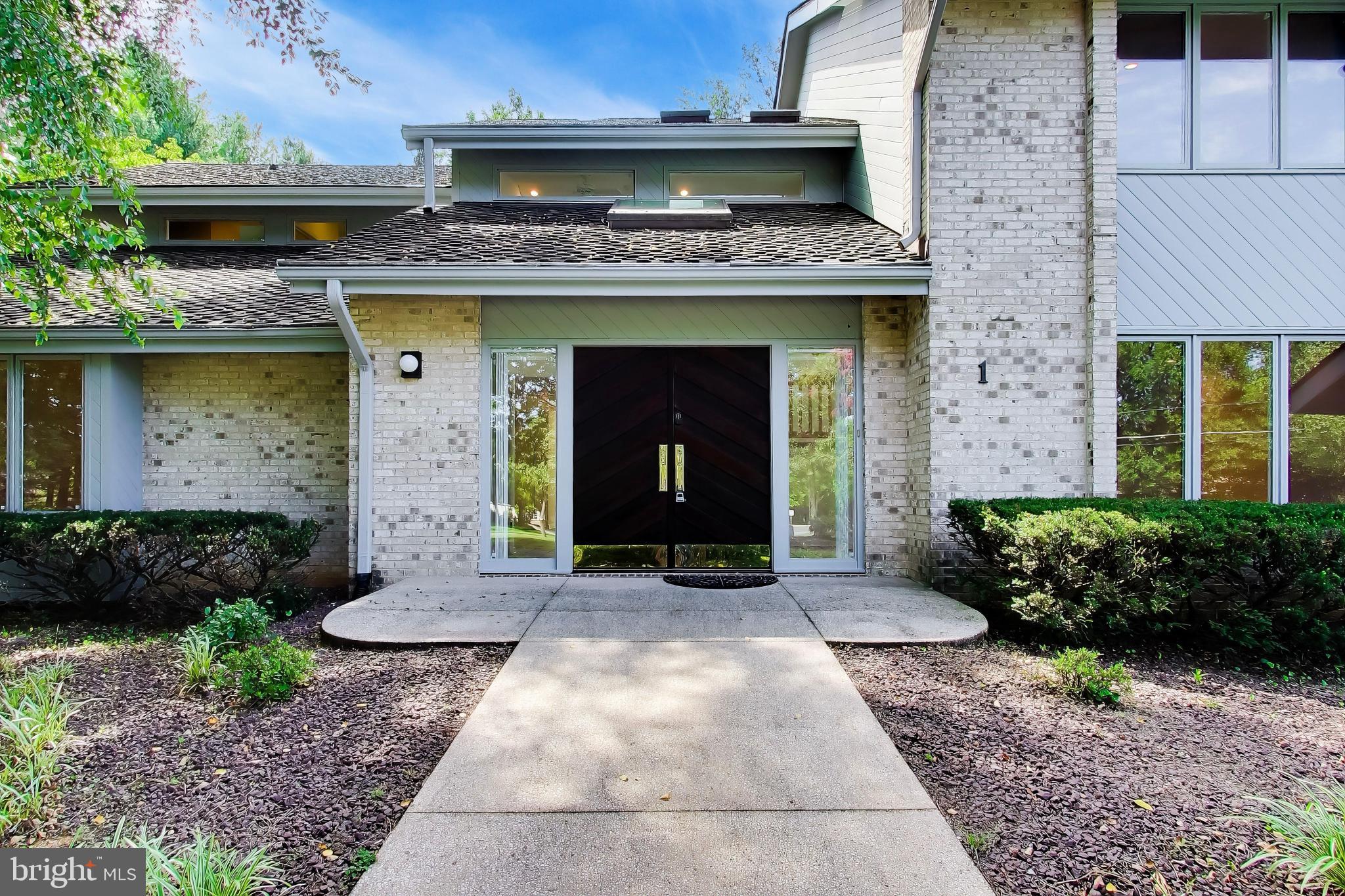 1 MONTERRA COURT