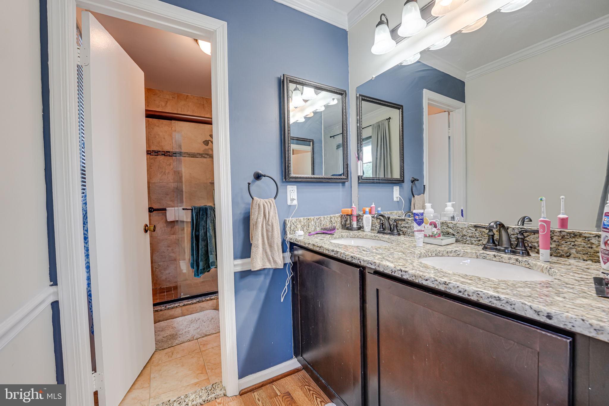 LONGWOOD KNOLLS - Residential Lease