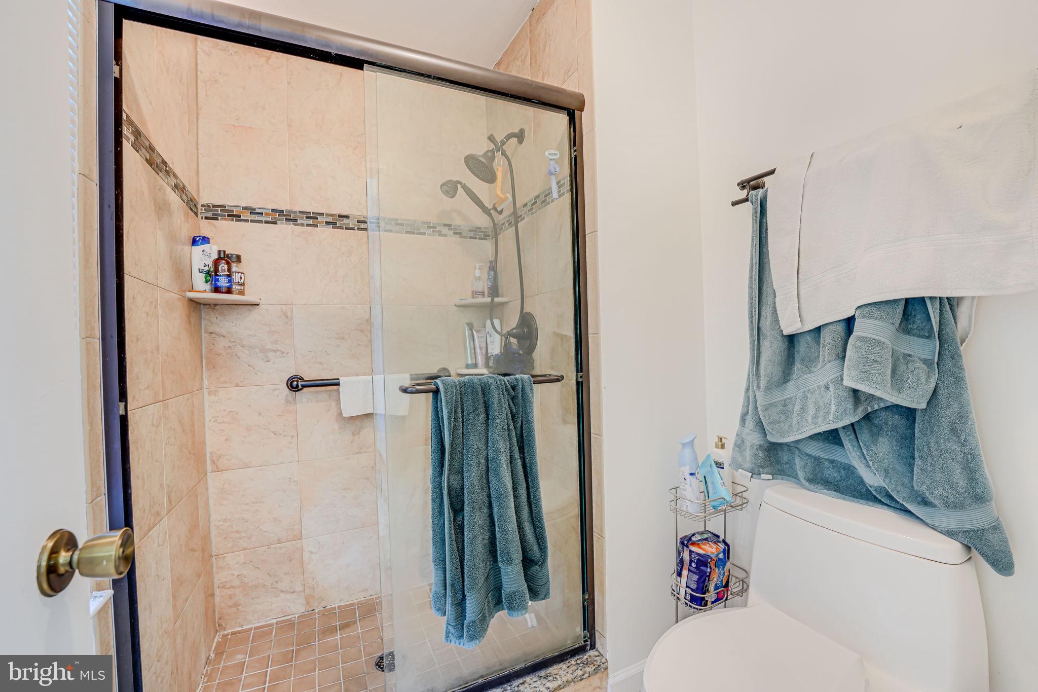 LONGWOOD KNOLLS - Residential Lease