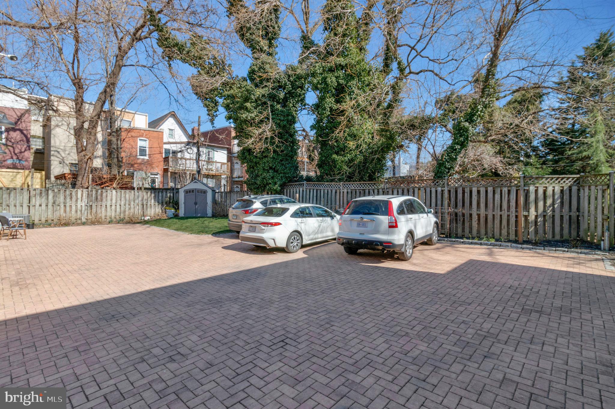 LEDROIT PARK - Residential Income