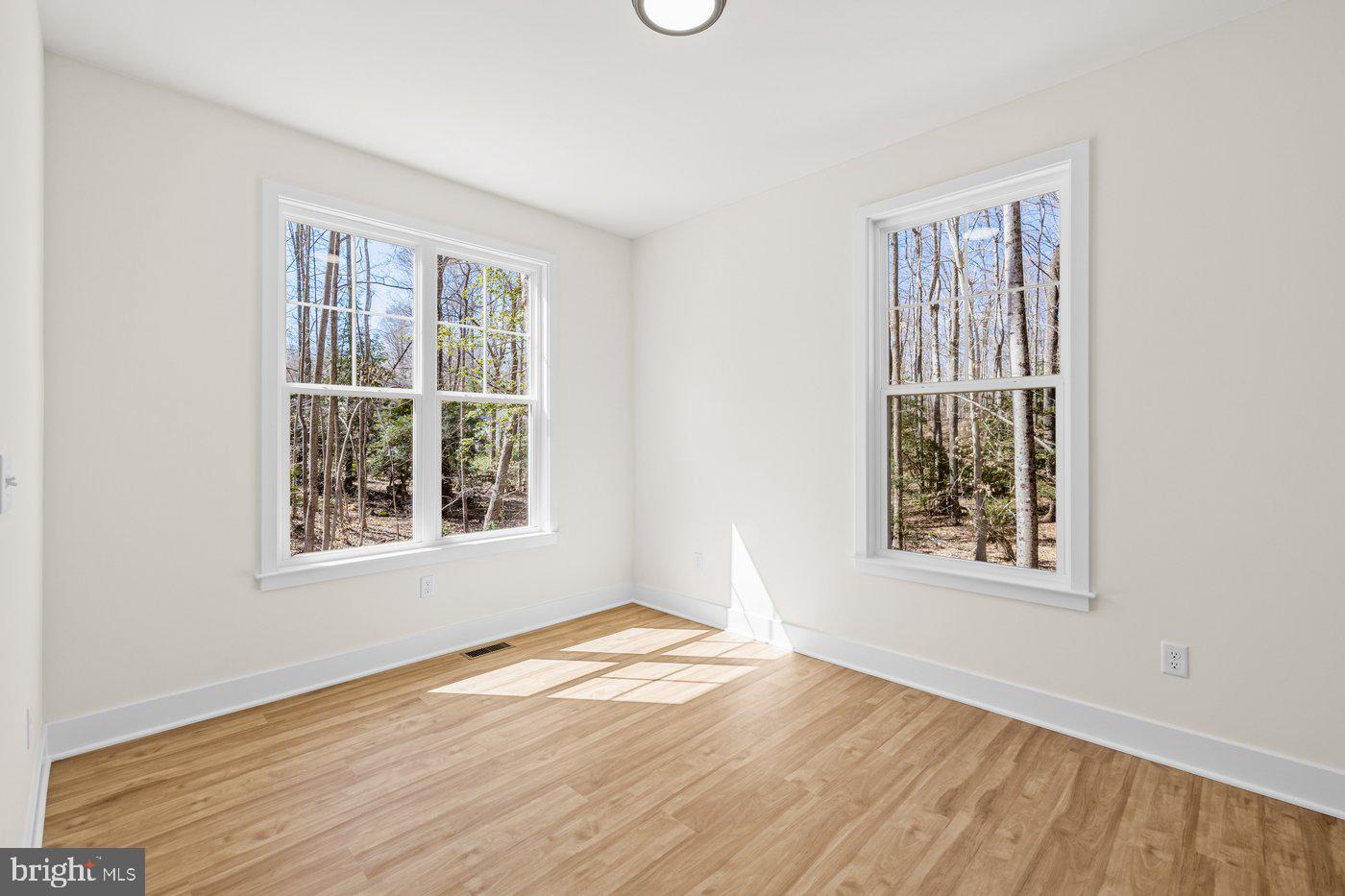 PRESIDENTIAL LAKES - Residential