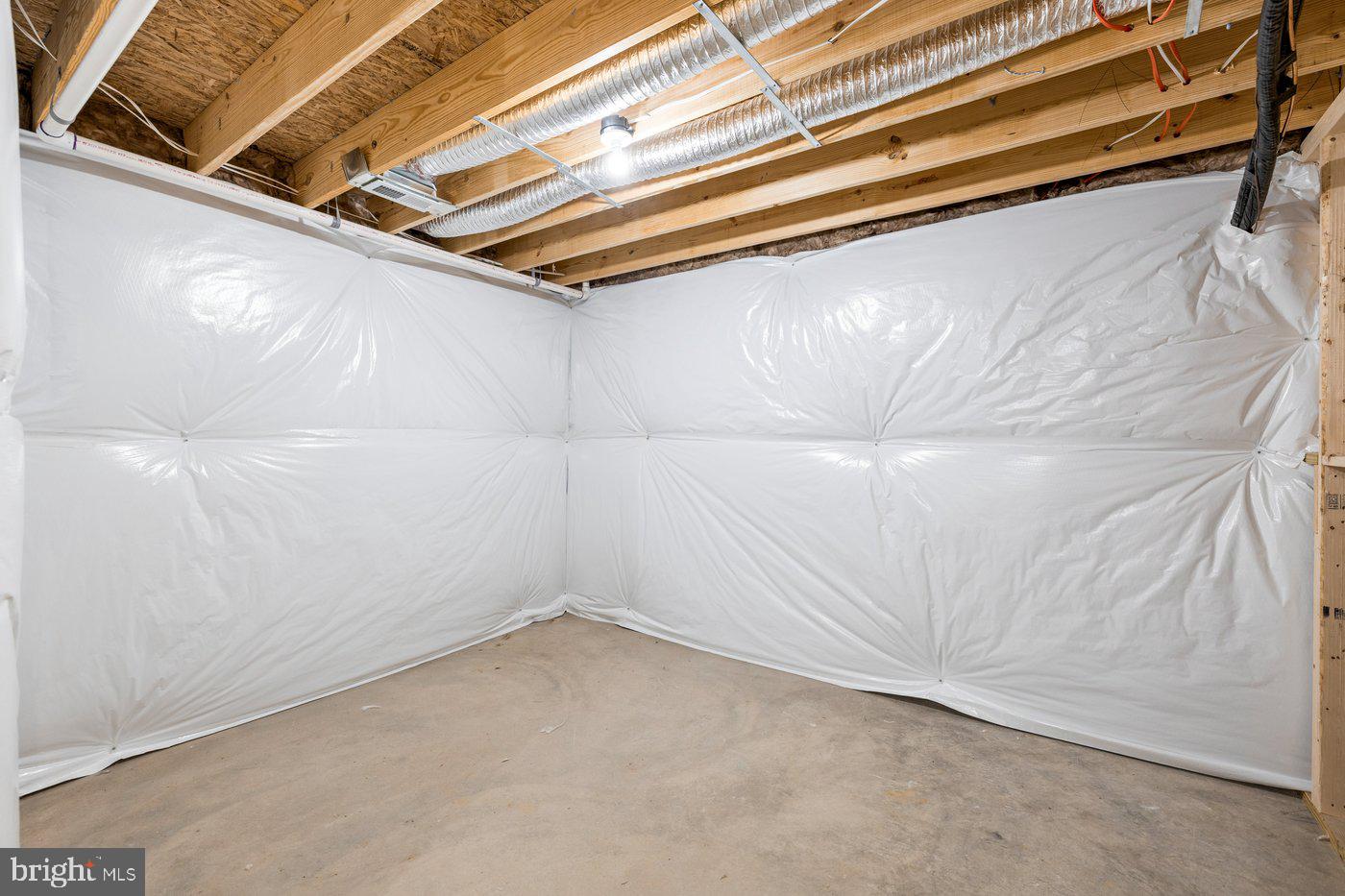 PRESIDENTIAL LAKES - Residential