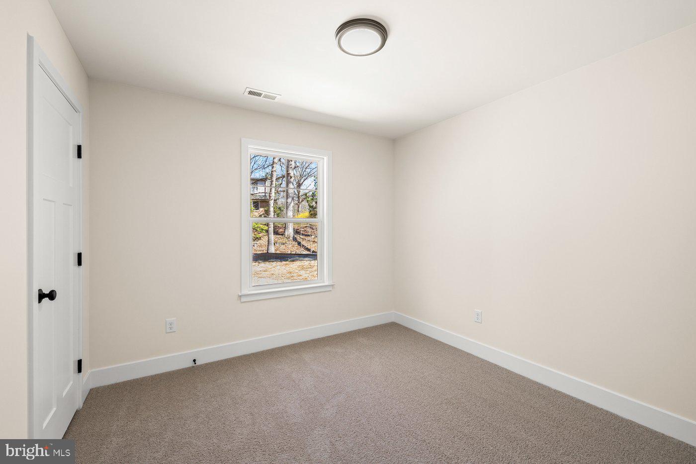 PRESIDENTIAL LAKES - Residential