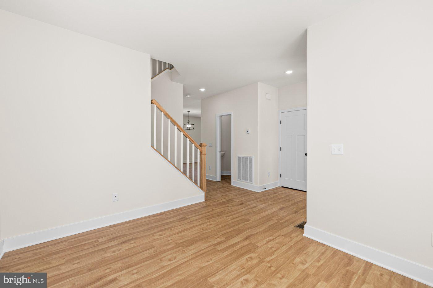 PRESIDENTIAL LAKES - Residential