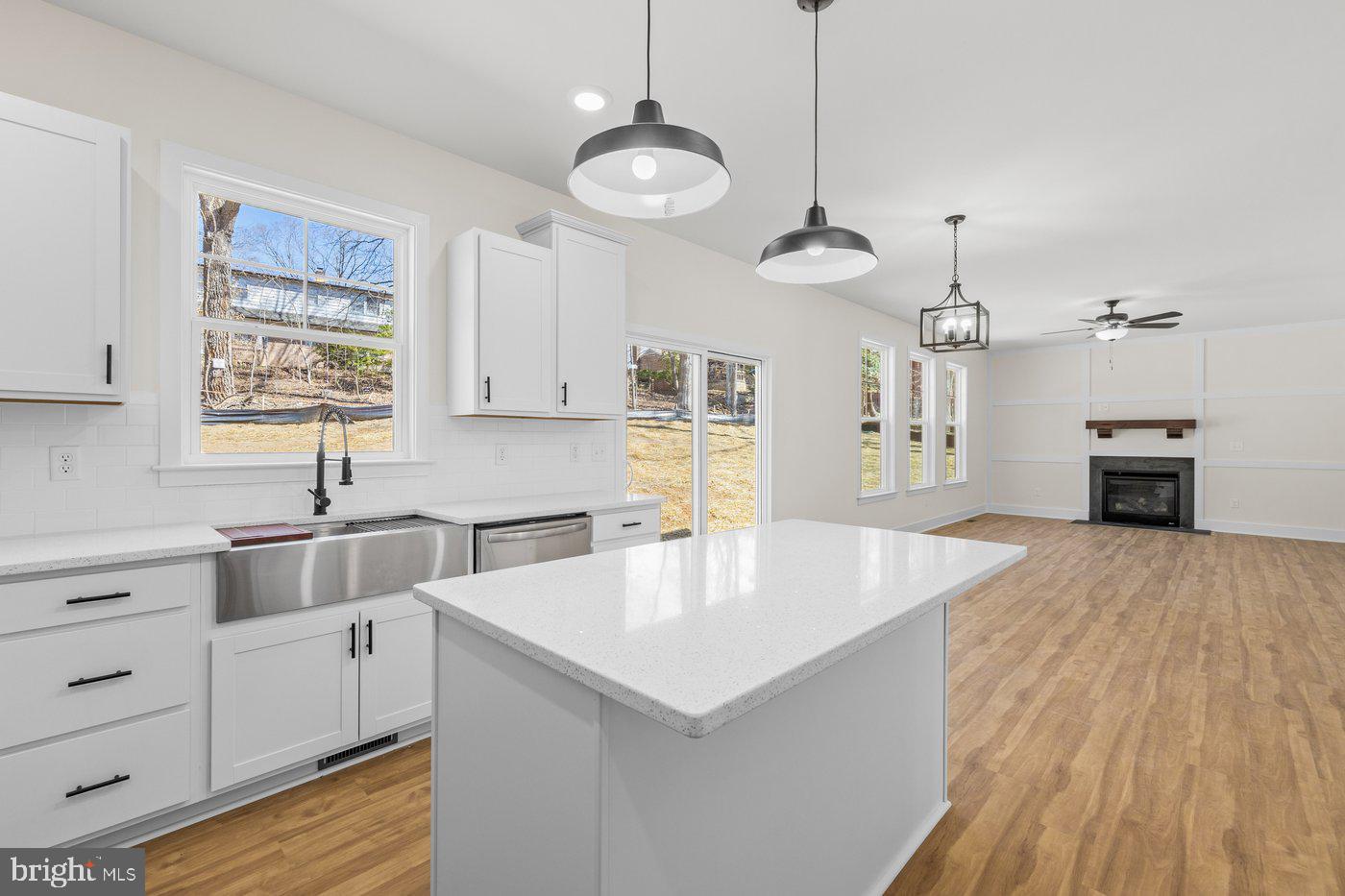 PRESIDENTIAL LAKES - Residential