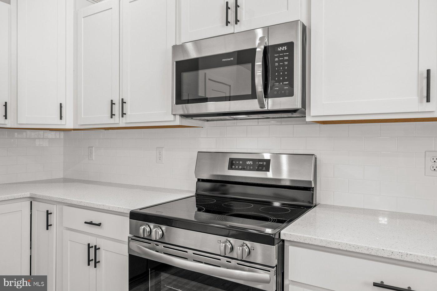 PRESIDENTIAL LAKES - Residential