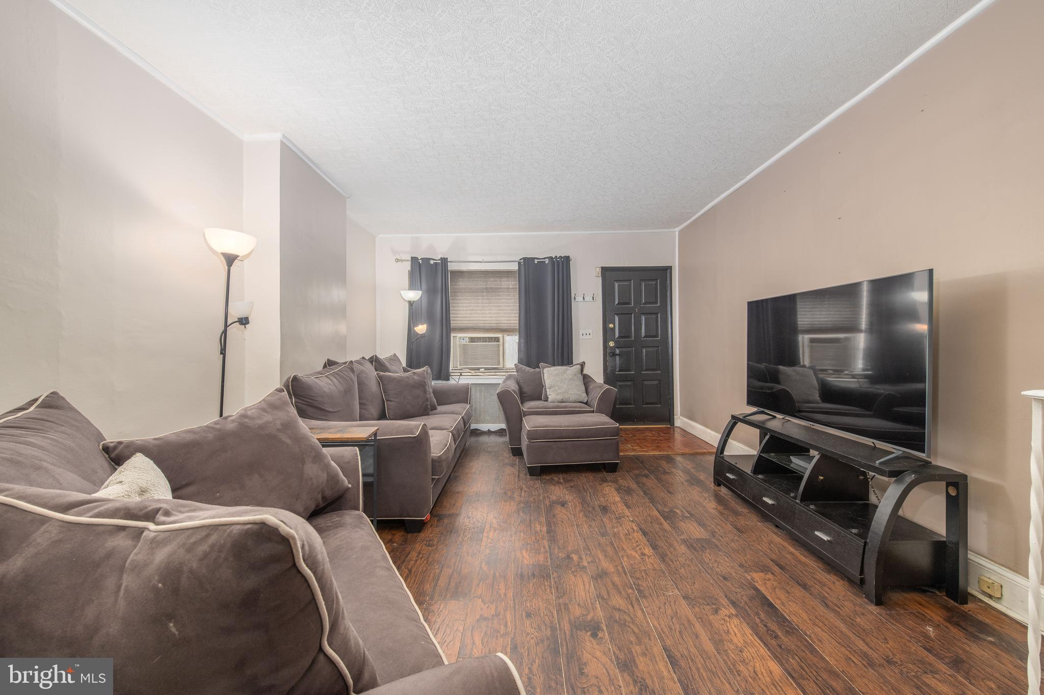 GIRARD ESTATES - Residential