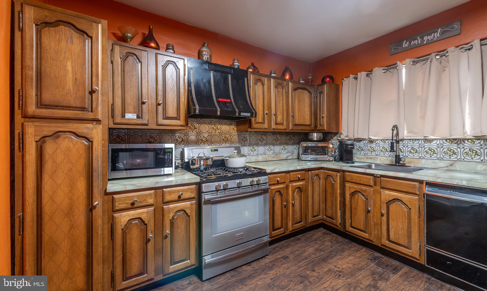 GIRARD ESTATES - Residential