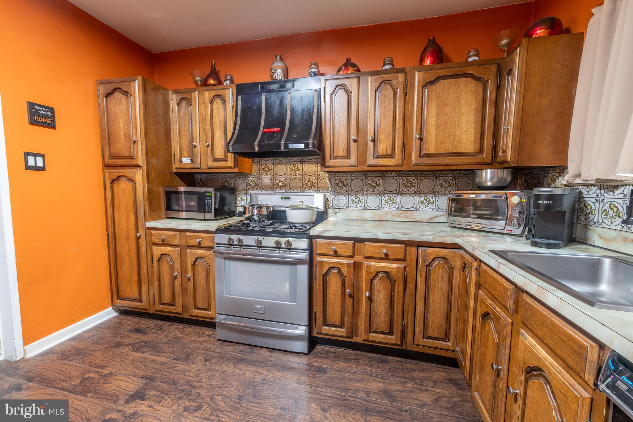 GIRARD ESTATES - Residential