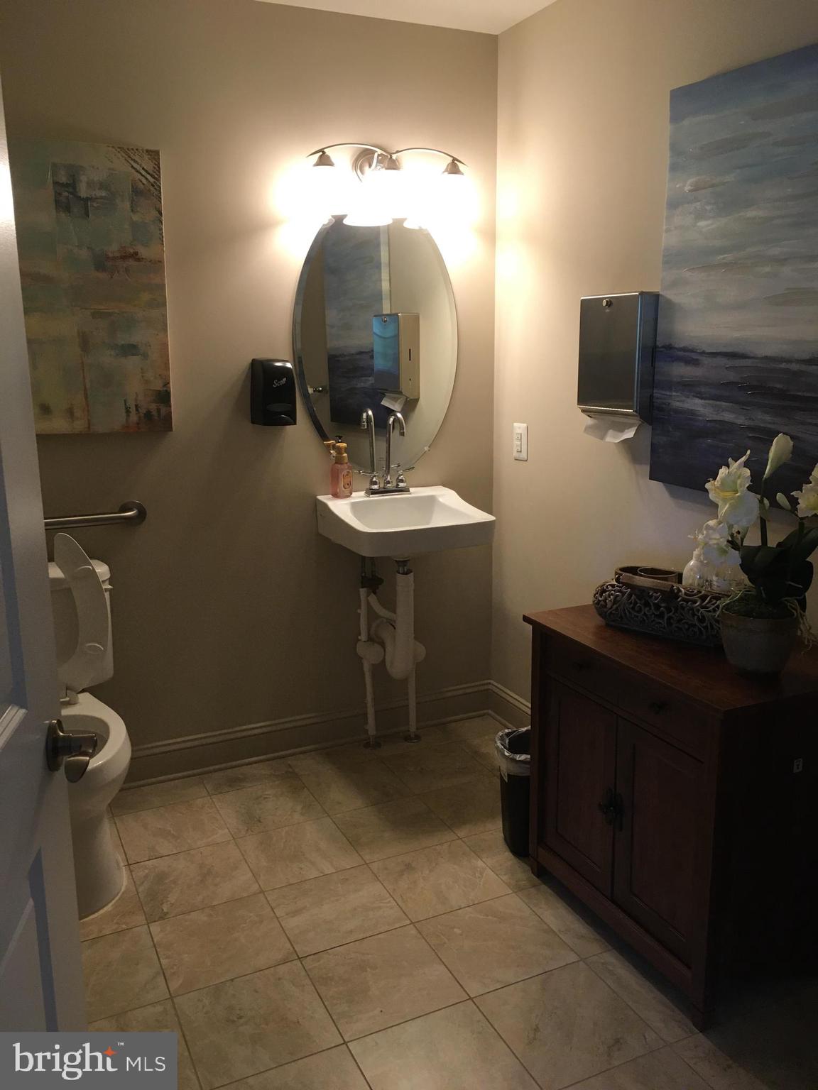 OVERLOOK AT MACPHAIL WOODS - Residential Lease