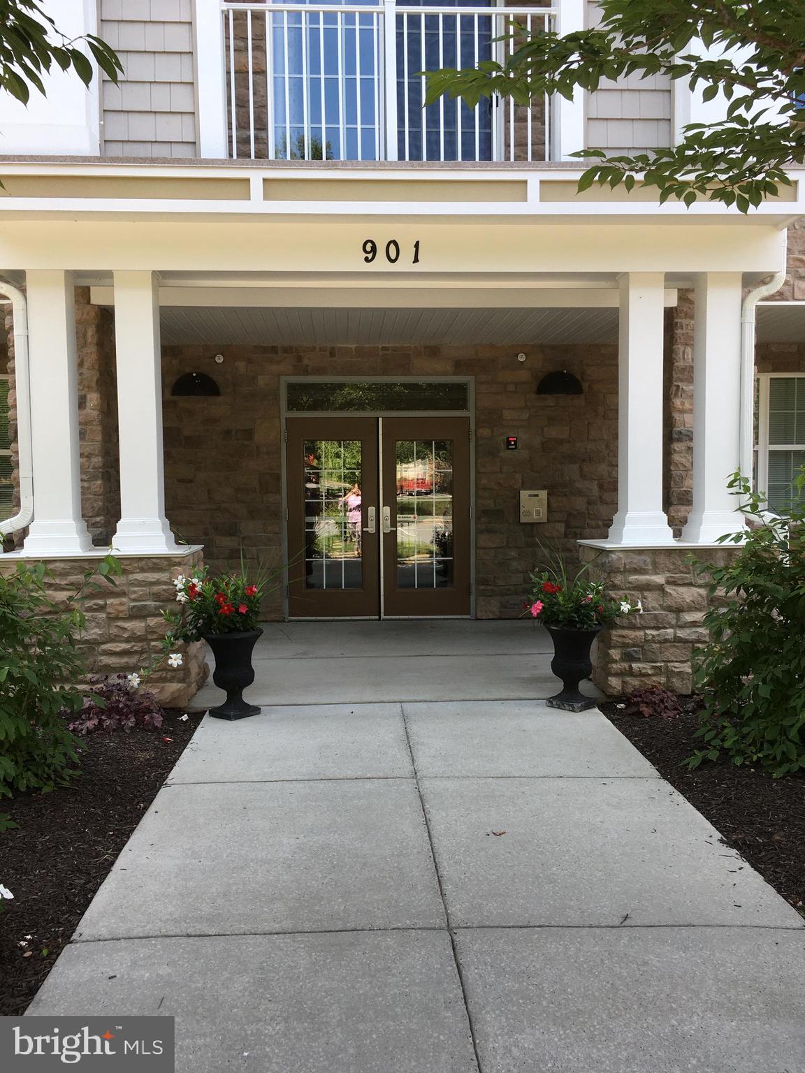 OVERLOOK AT MACPHAIL WOODS - Residential Lease