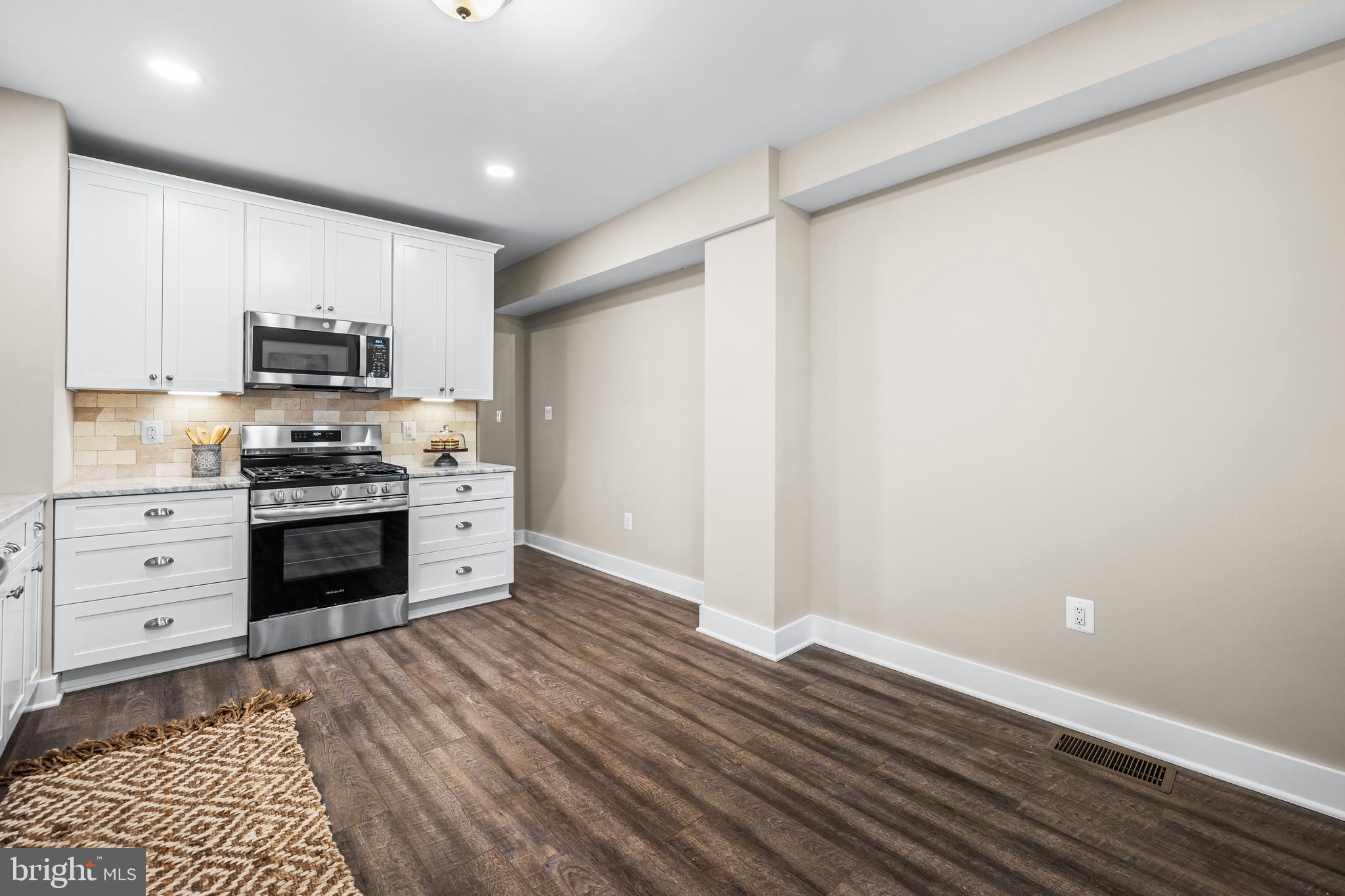 HAMPDEN HISTORIC DISTRICT - Residential