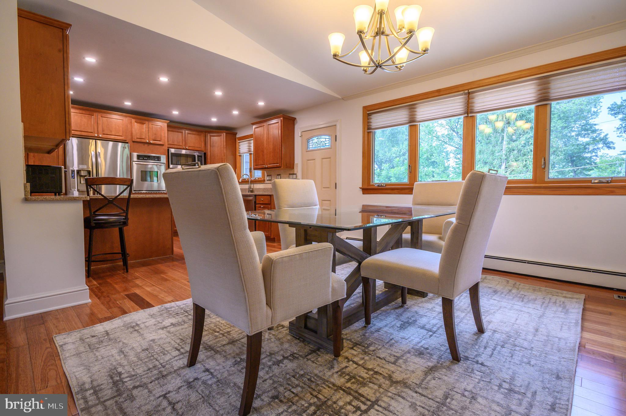 987 HILLSIDE DRIVE