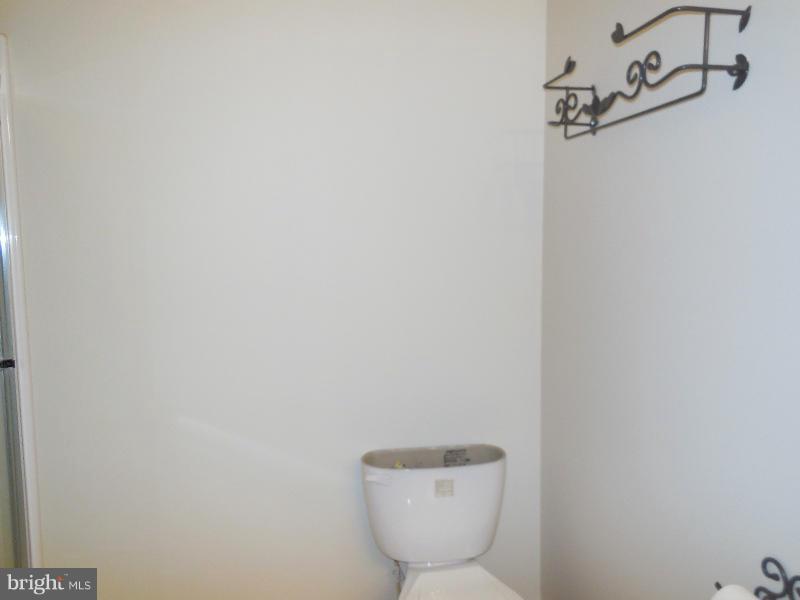 TWIN LAKES EAST - Residential